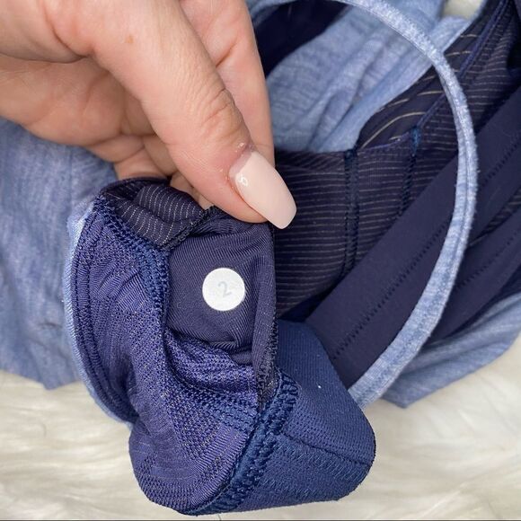 Lululemon Run For Gold Tank - Picture 14 of 14